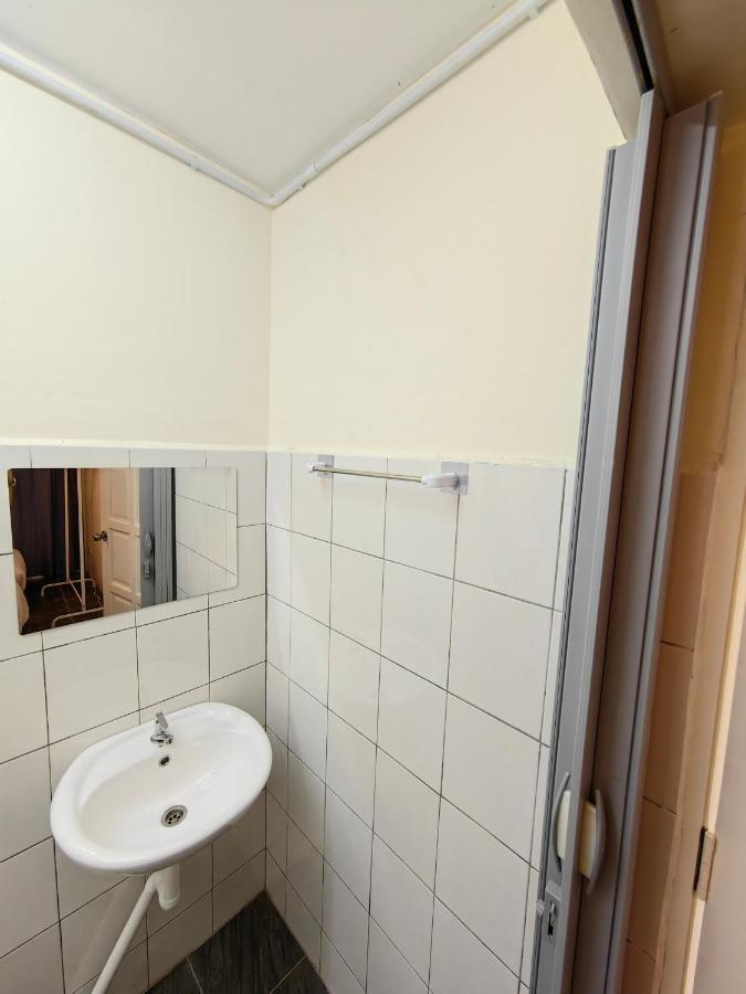 Ww Hostel 22A Private Shower George Town Extérieur photo